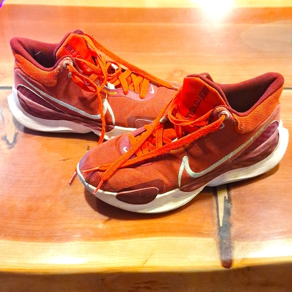 Mens red Nike basketball shoes size 8.5 - Picture 1 of 5
